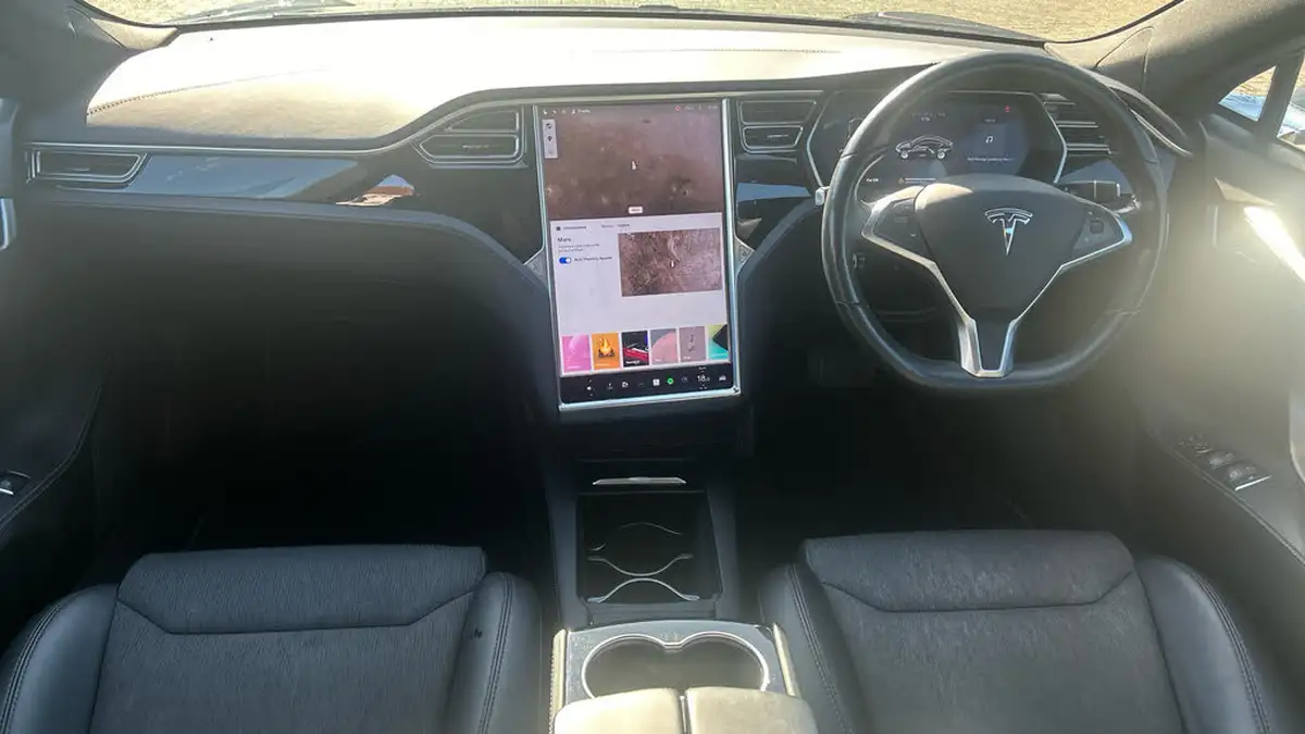 2017-tesla-model-s-e-75-235kw-big-10