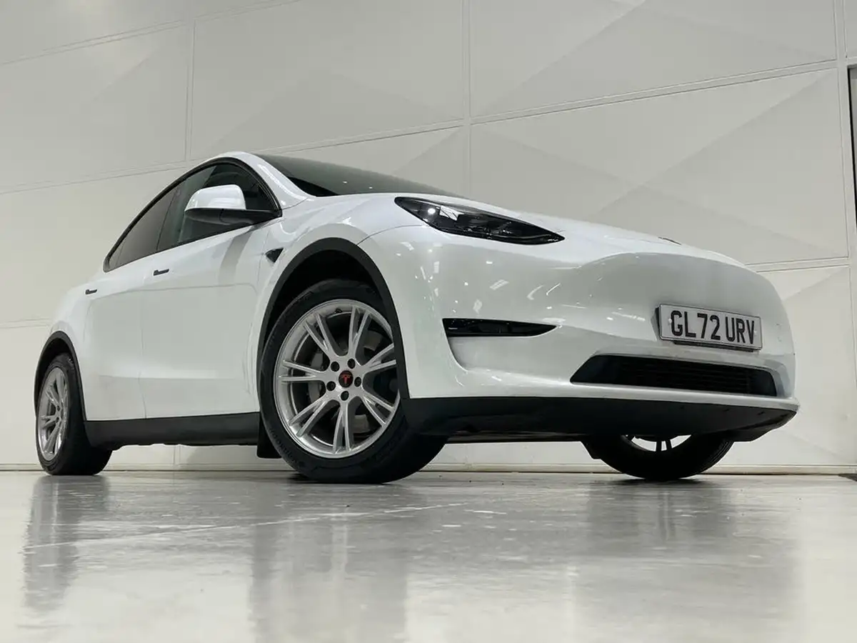 2022-tesla-model-y-e-rwd-big-2