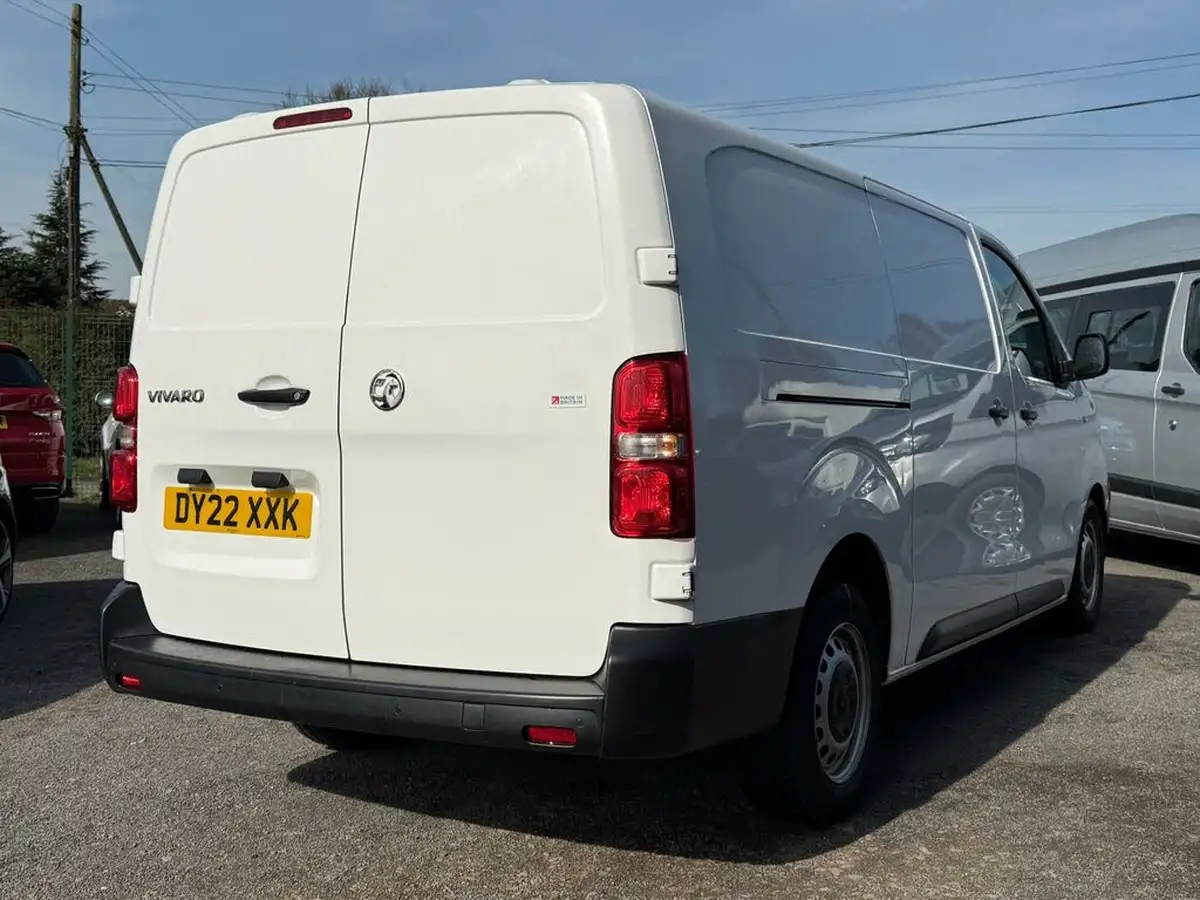 2022-vauxhall-vivaro-20td-3100-l2h1-dynamic-panel-big-47