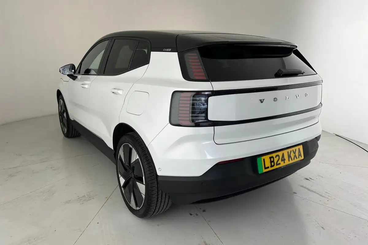 2024-volvo-ex30-e-twin-ultra-big-22
