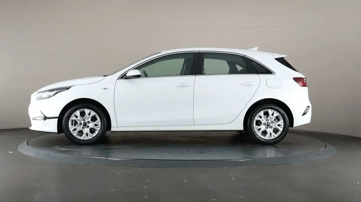 2023-kia-ceed-15-t-gdi-2-158bhp-non-adap-hatchback-big-35