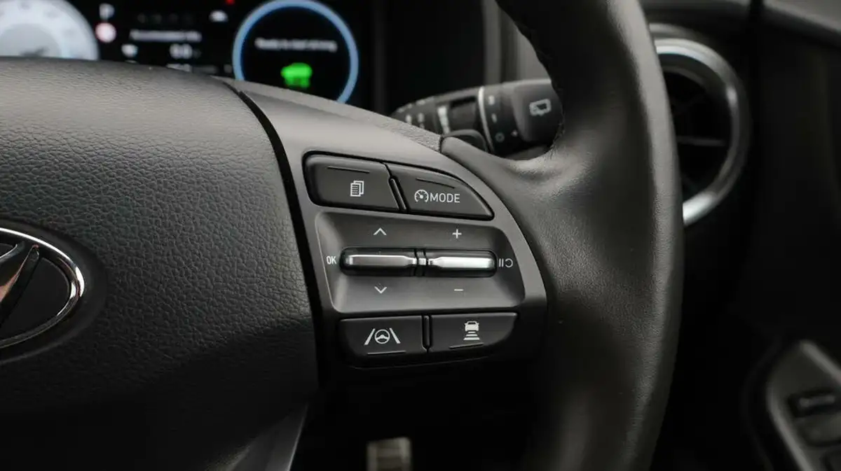 2021-hyundai-kona-e-premium-204ps-64kwh-7kw-obc-big-24