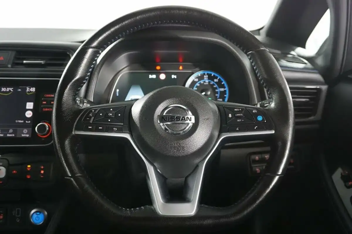 2020-nissan-leaf-e-tekna-big-15