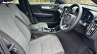 2023-volvo-xc40-20-b3-core-small-8