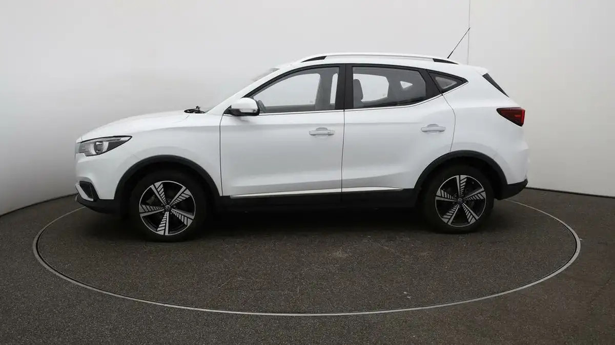 2021-mg-zs-suv-e-exclusive-ev-big-3