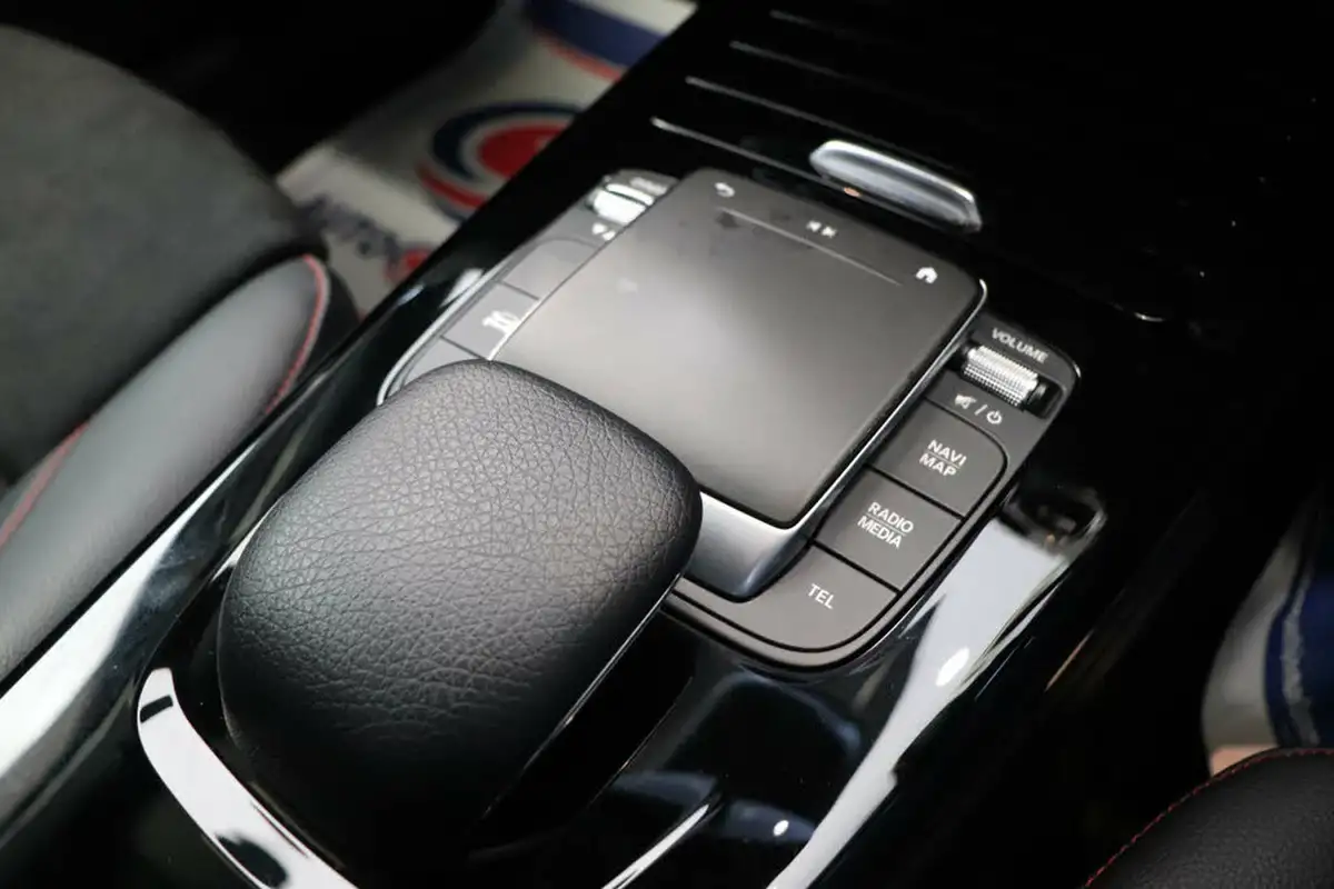 2020-mercedes-benz-a-class-20d-a200d-amg-line-hatchback-5d-big-45