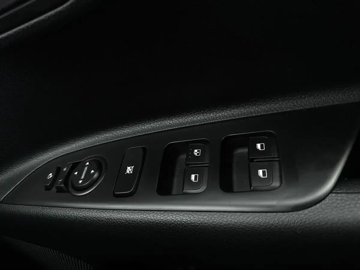 2024-kia-stonic-10-t-gdi-2-98bhp-dct-big-17
