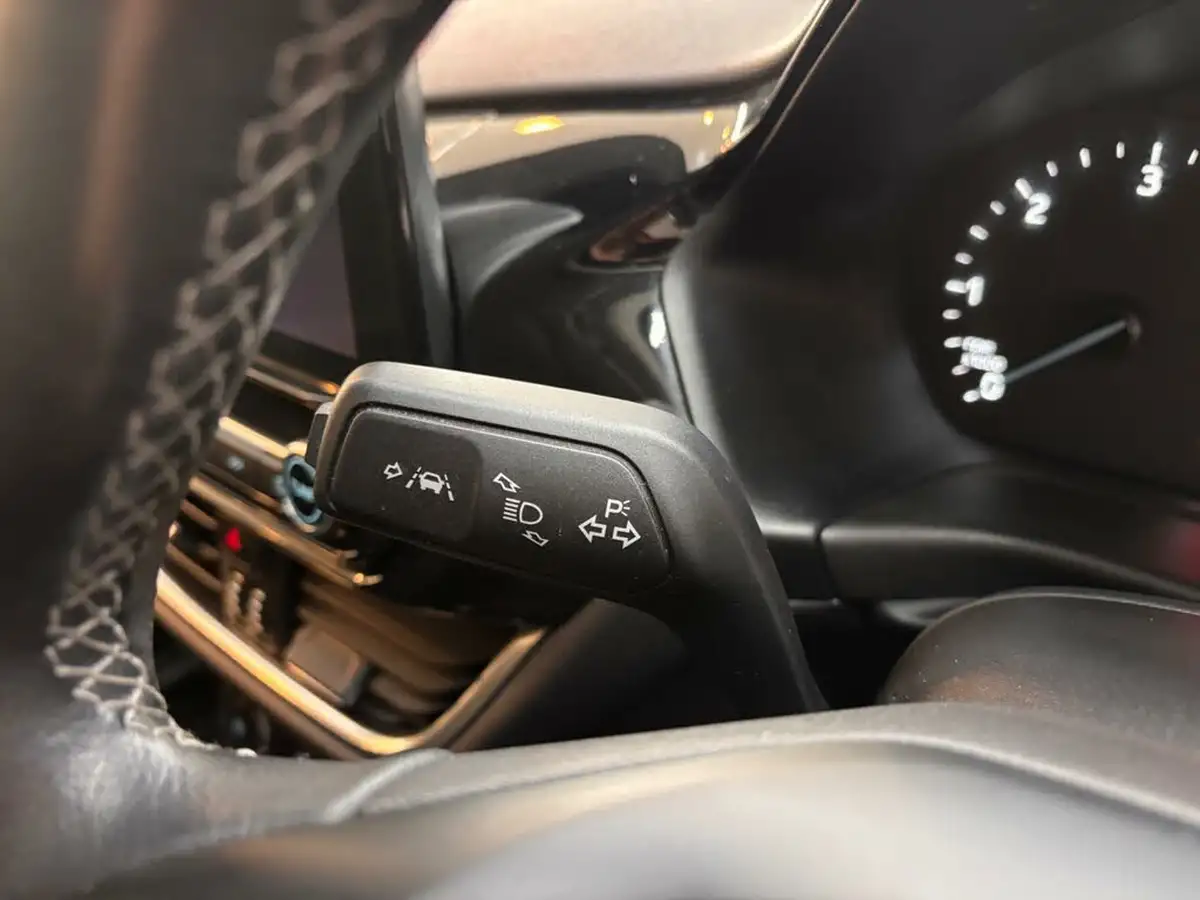 2018-ford-fiesta-15tdci-zetec-5d-big-25