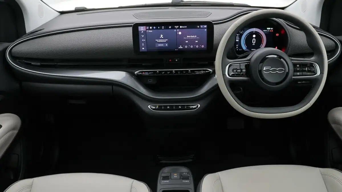 2021-fiat-500-e-la-prima-big-13