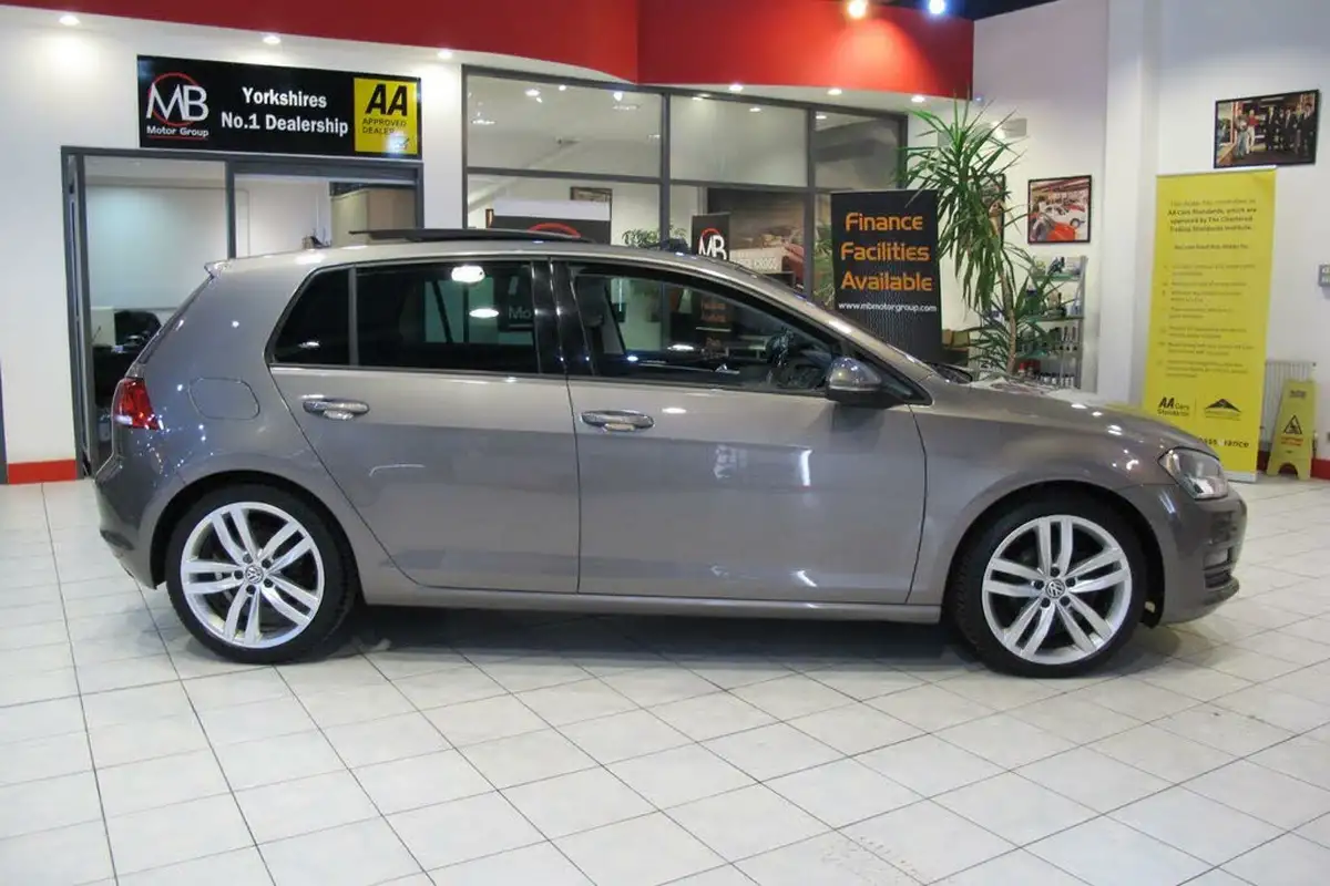 2016-volkswagen-golf-20tdi-gt-edition-5d-dsg-big-1
