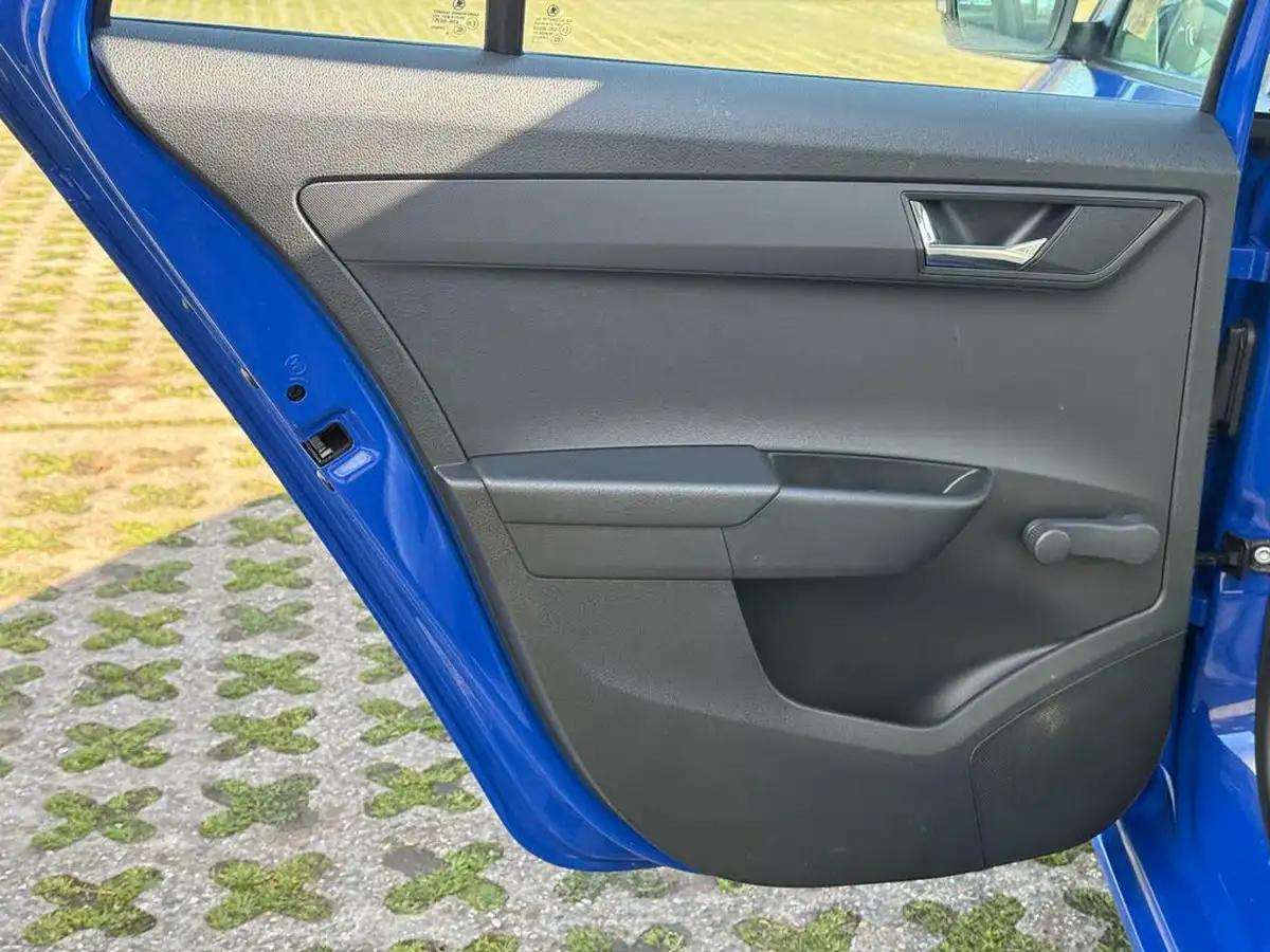 2019-skoda-fabia-10-tsi-se-l-109ps-estate-big-43