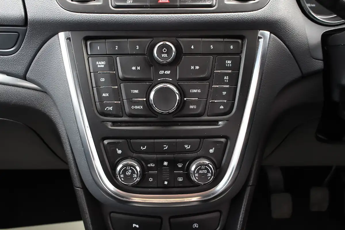 2017-vauxhall-mokka-16-se-big-27