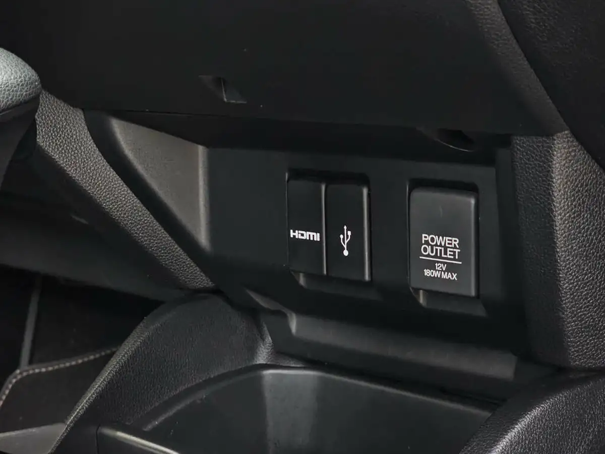 2017-honda-jazz-13-i-vtec-se-cvt-big-22