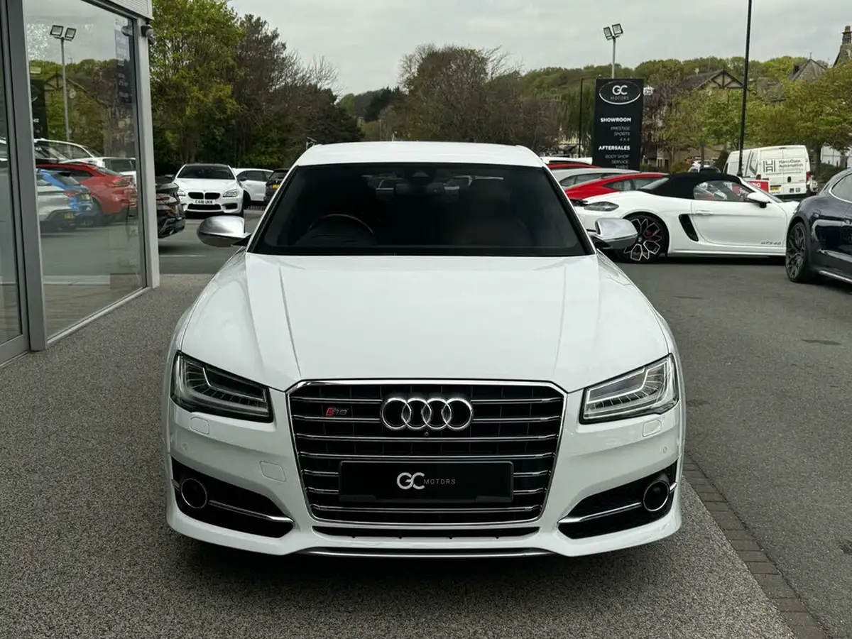 2016-audi-s8-40-tfsi-quattro-520ps-big-1