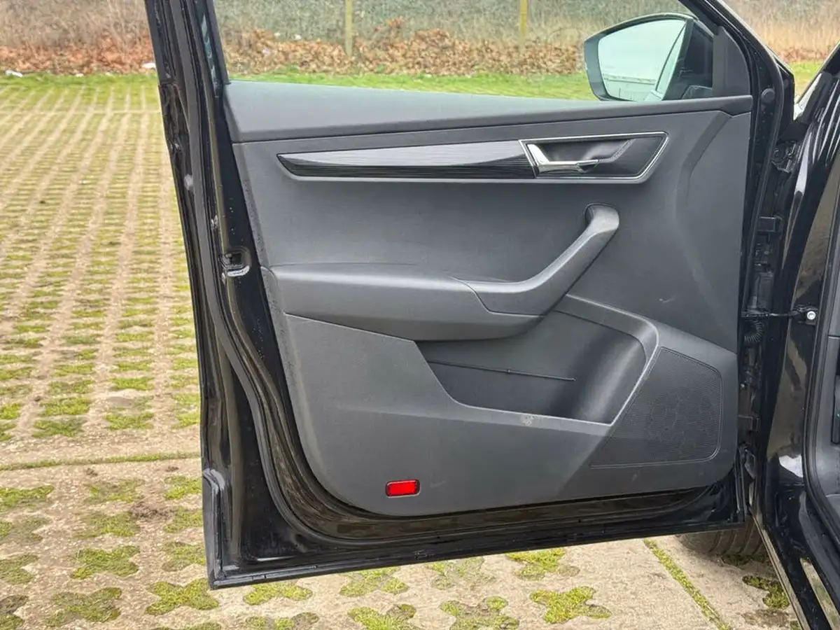 2018-skoda-karoq-15-tsi-se-l-ss-big-42