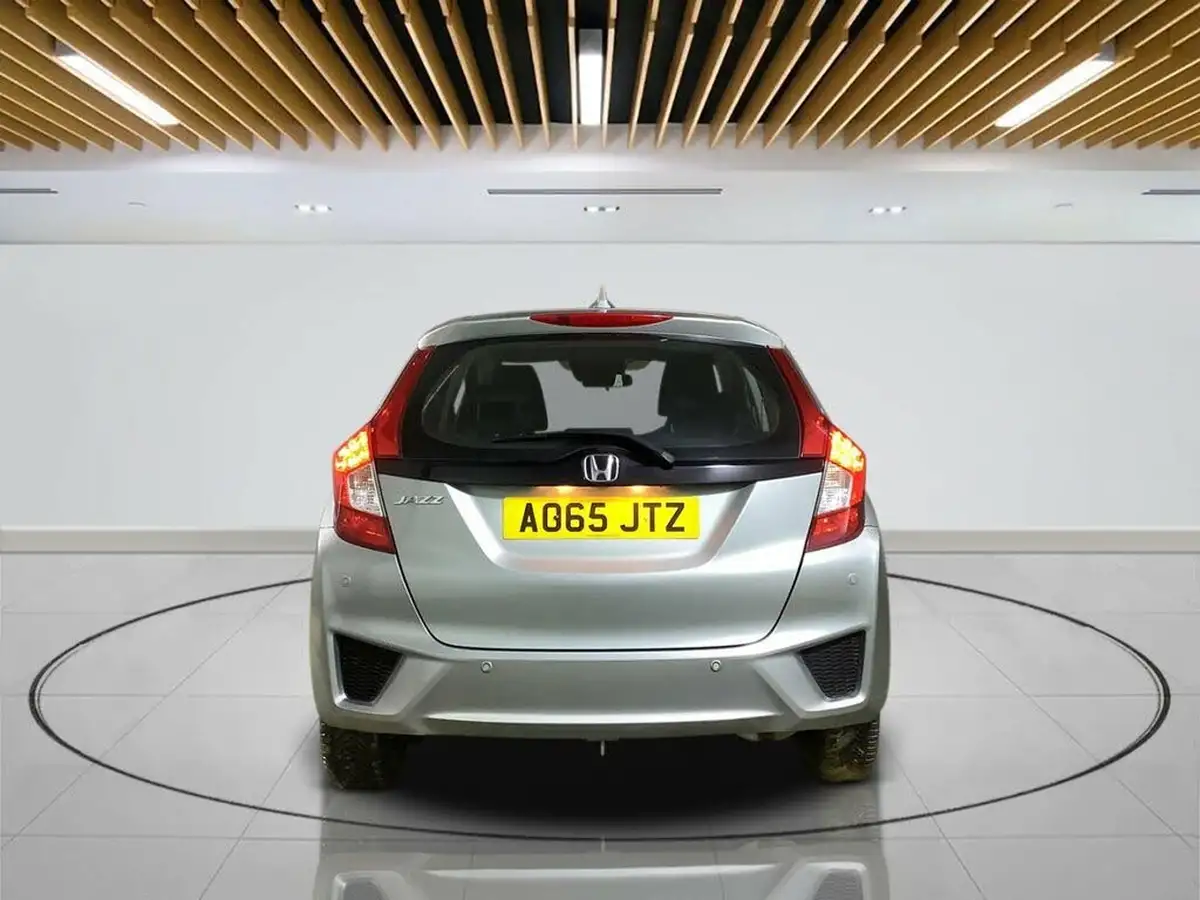 2015-honda-jazz-13-i-vtec-se-big-6