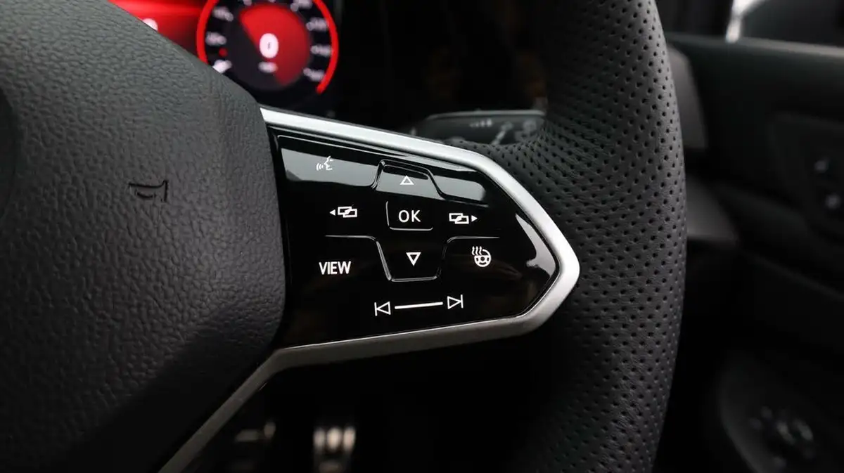 2022-volkswagen-golf-20tdi-gtd-big-24