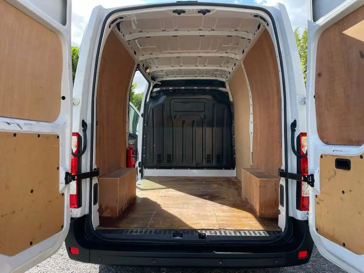 2018-renault-master-23dci-mm33-110-business-energy-big-14