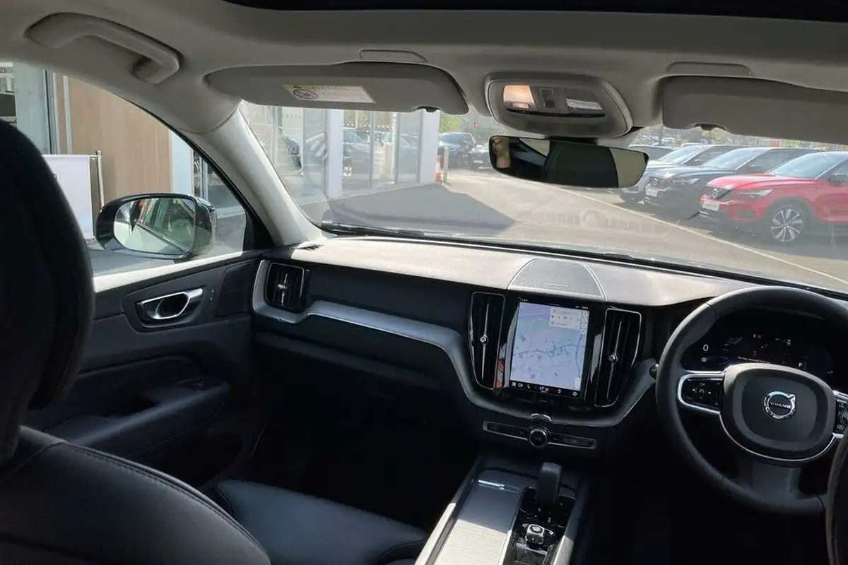 2024-volvo-xc60-20-b5-plus-big-30