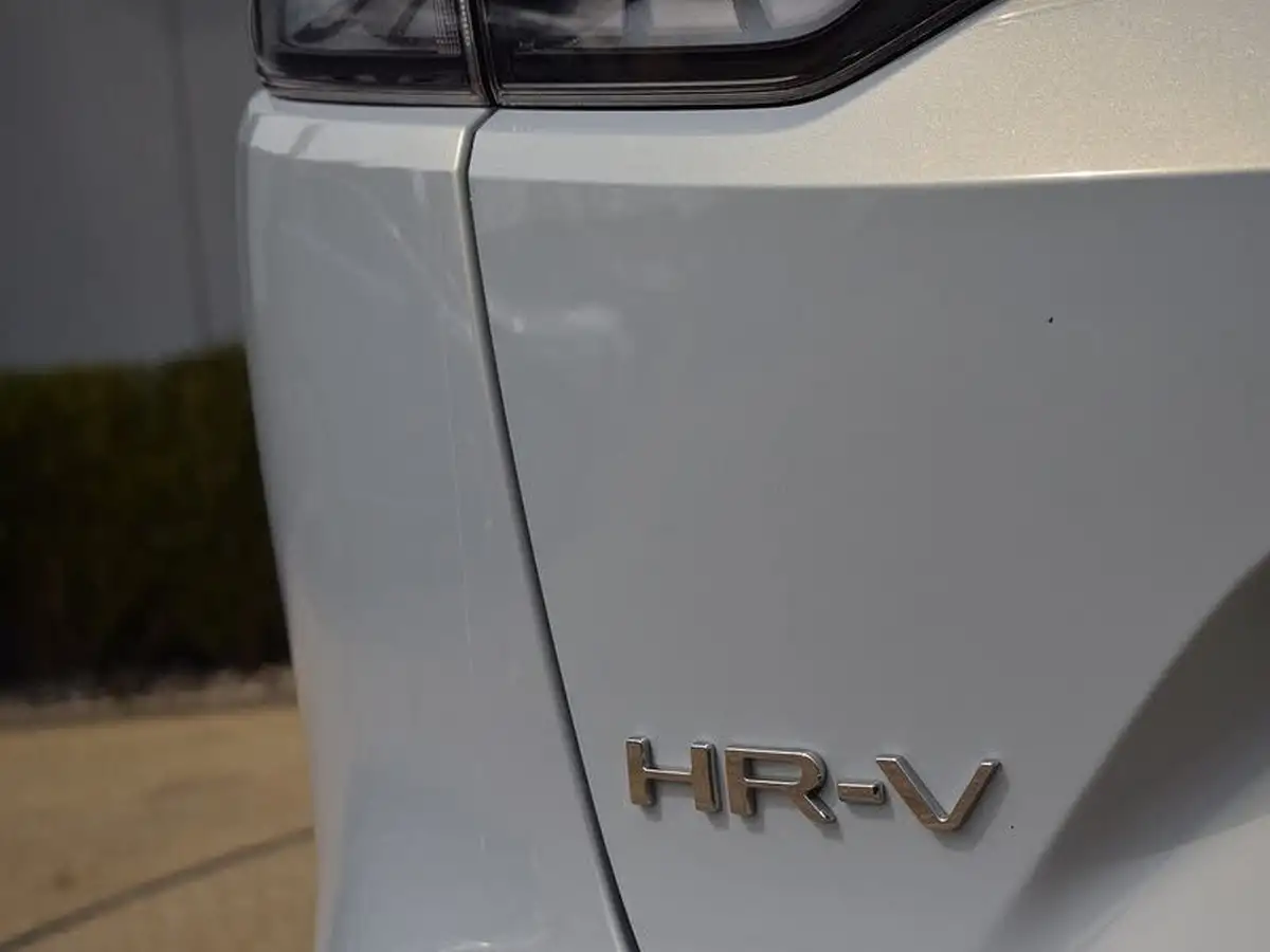 2022-honda-hr-v-15-i-mmd-elegance-big-24