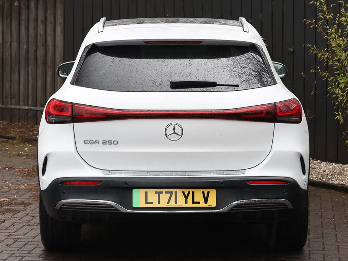 2021-mercedes-benz-eqa-e-eqa-250-amg-line-premium-big-16