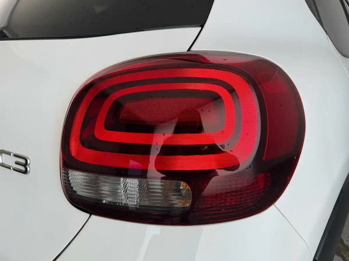 2023-citroen-c3-12-puretech-plus-110ps-eat6-big-31