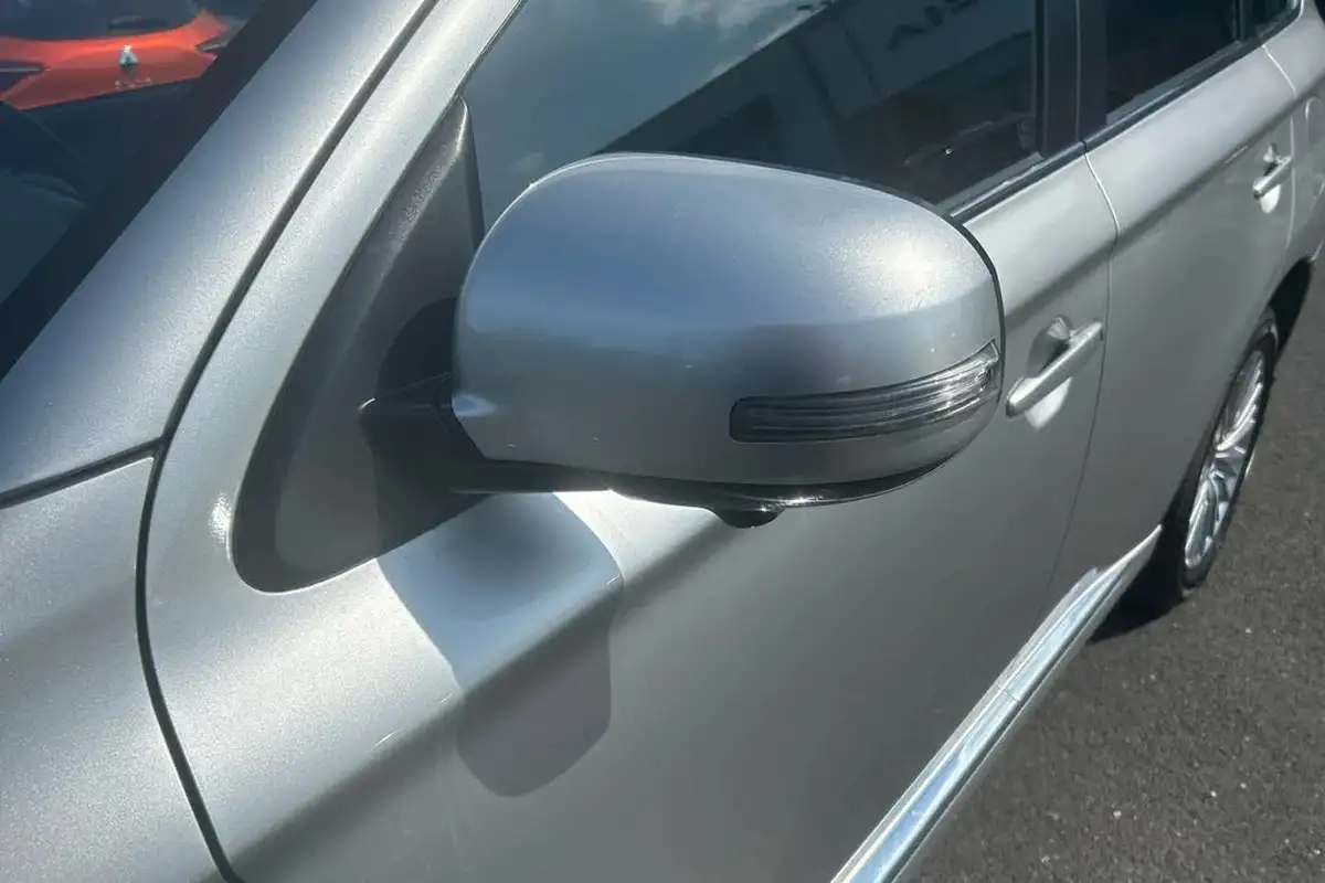2019-mitsubishi-outlander-24-4h-phev-big-31