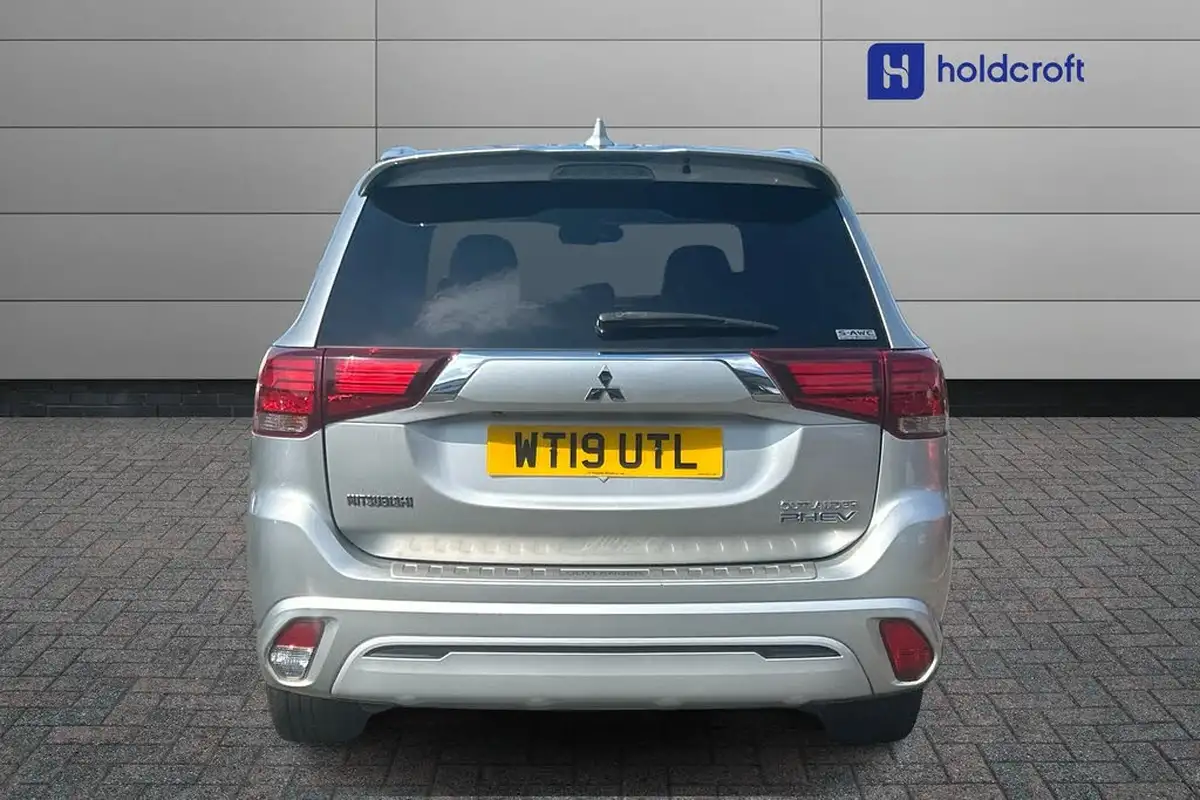 2019-mitsubishi-outlander-24-4h-phev-big-7