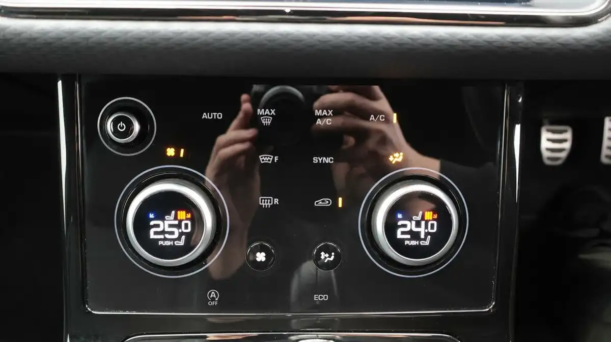 2022-land-rover-range-rover-evoque-20-d165-r-dynamic-big-12