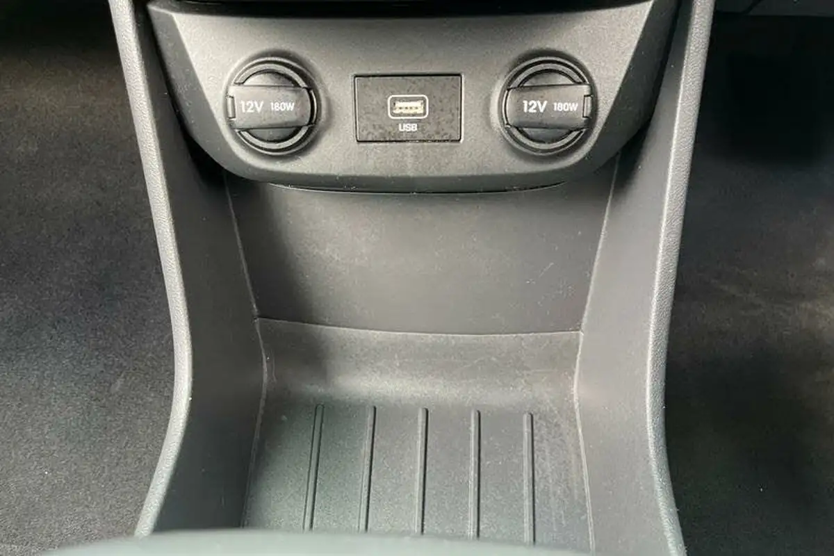 2020-hyundai-kona-e-premium-136ps-39kwh-big-32