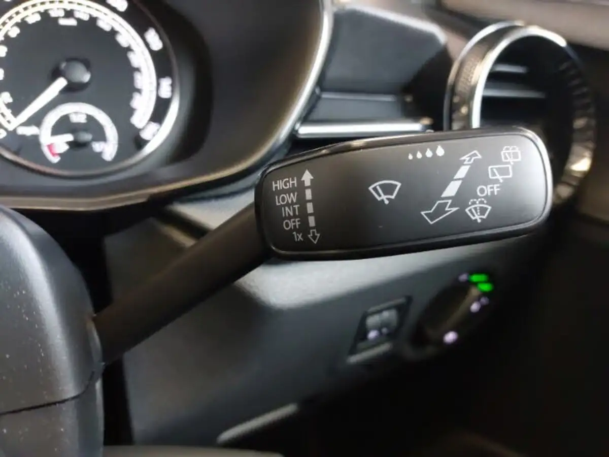 2023-skoda-fabia-10-tsi-se-comfort-110ps-dsg-big-17