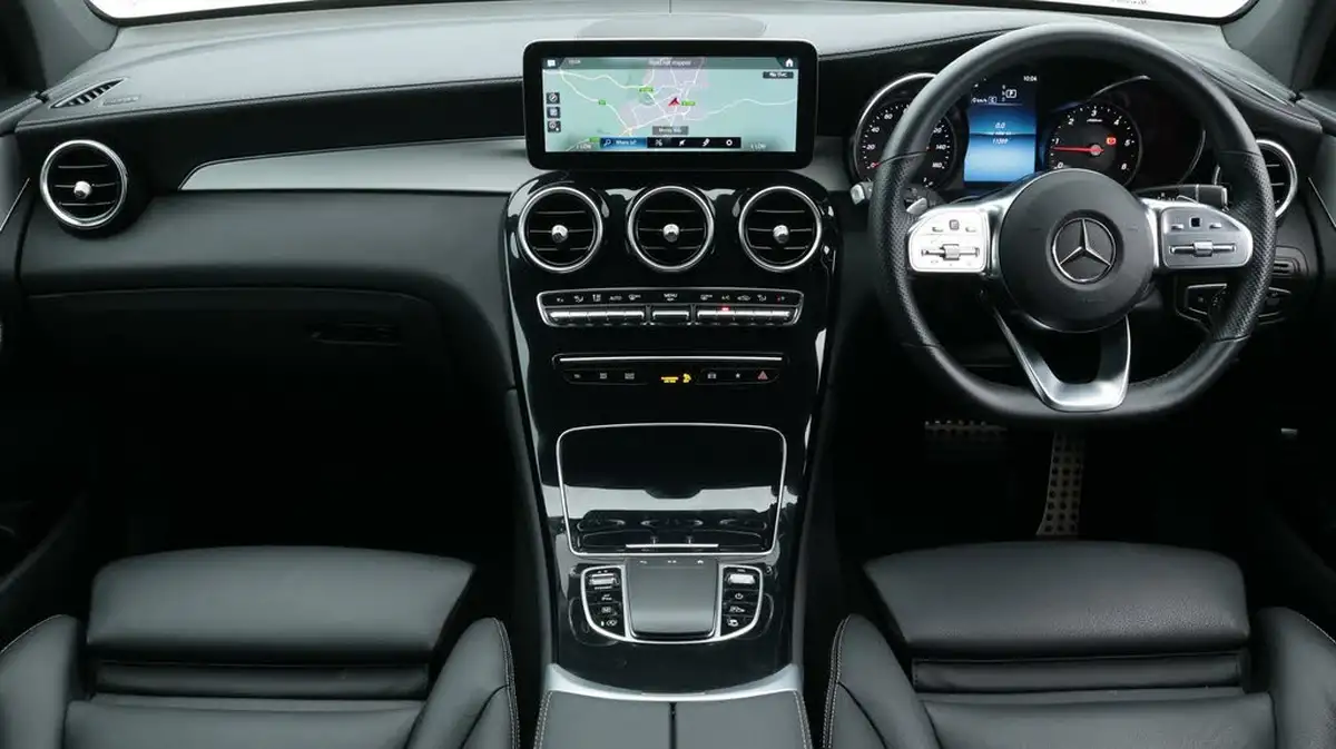 2022-mercedes-benz-glc-class-20d-glc220d-amg-line-195ps-station-wagon-5d-1950cc-4matic-plus-big-13