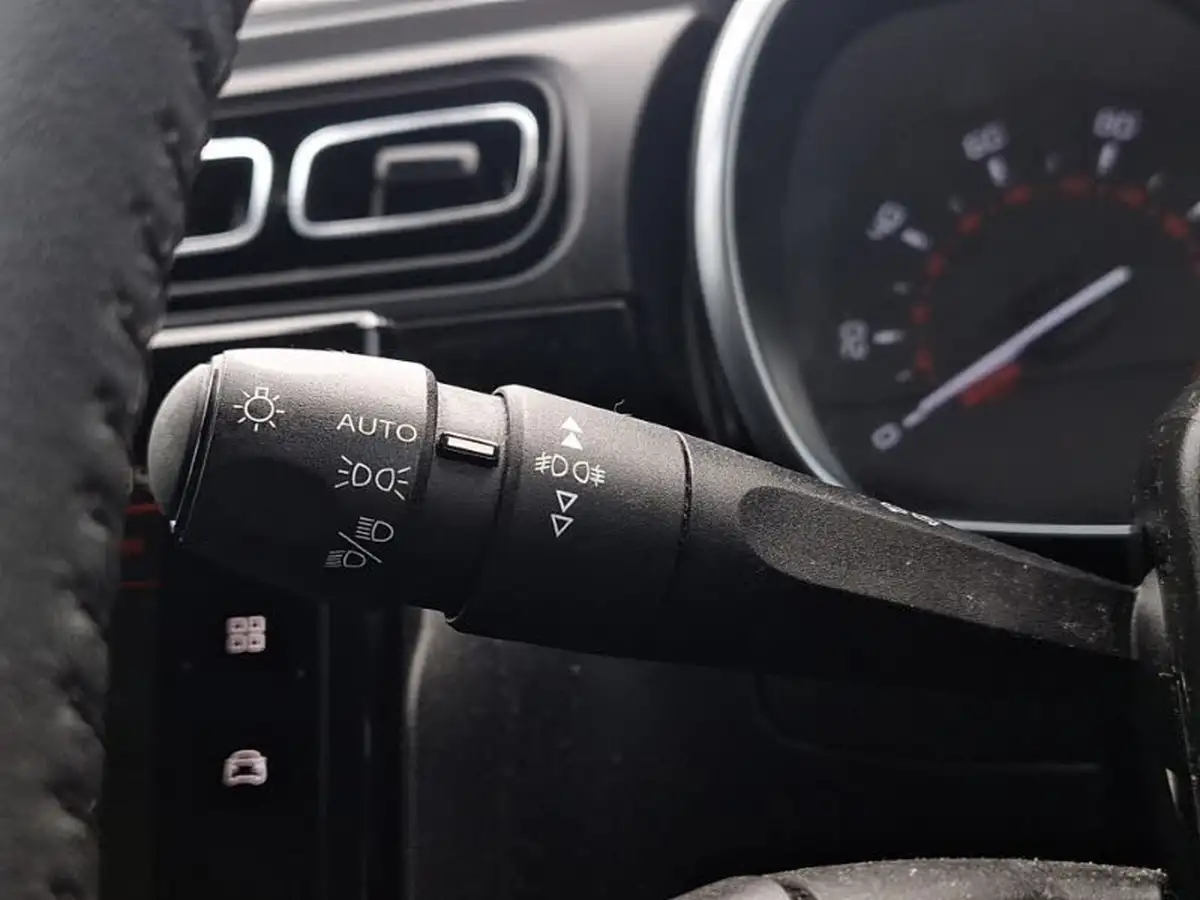 2019-citroen-c3-12-puretech-flair-82ps-ss-big-14
