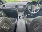 2017-jeep-grand-cherokee-64-hemi-srt-small-11