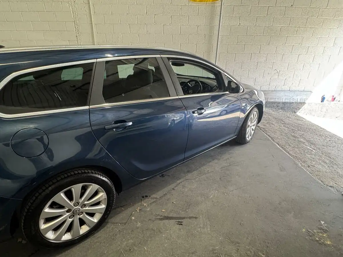 2011-vauxhall-astra-16-se-16v-vvt-115ps-estate-big-23