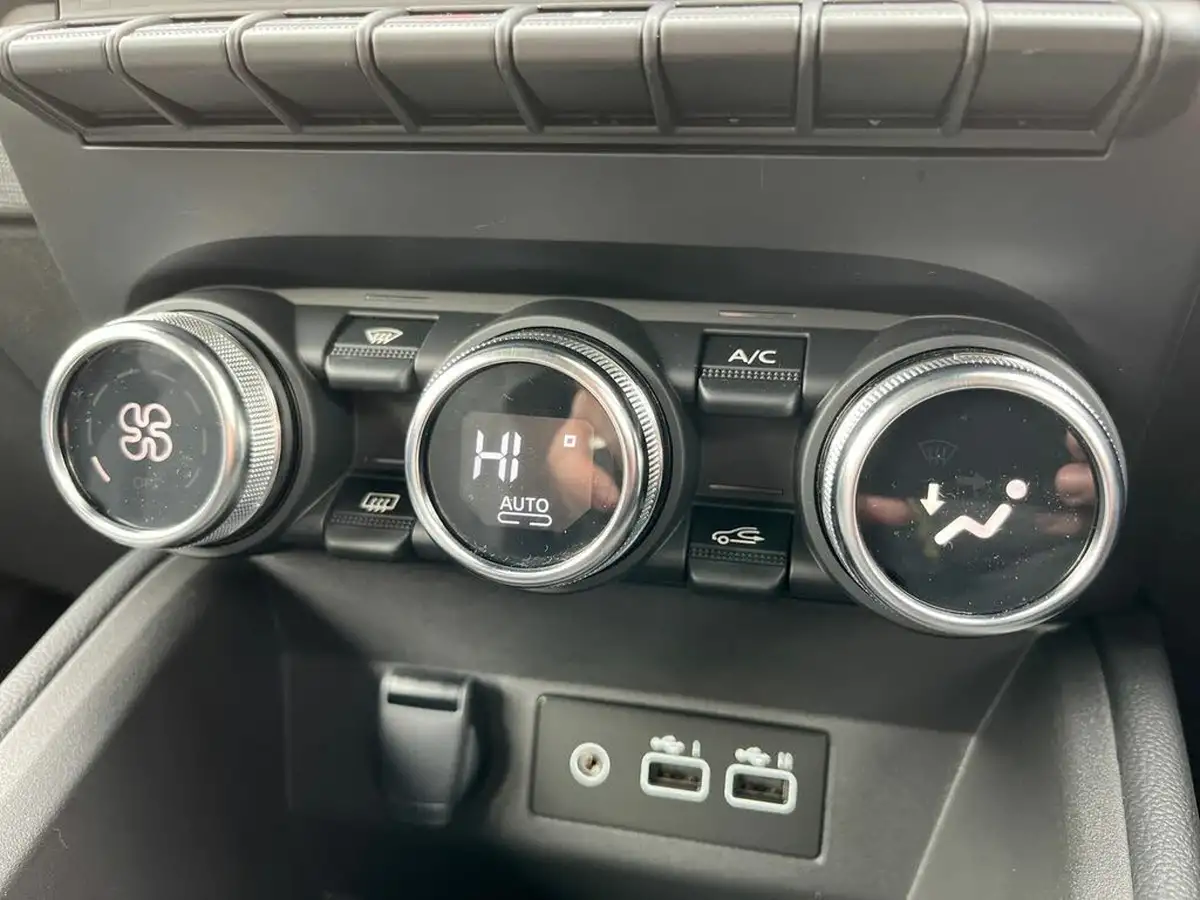 2024-renault-clio-10-tce-evolution-big-25