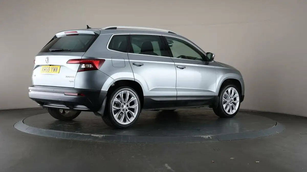 2018-skoda-karoq-20tdi-edition-big-59