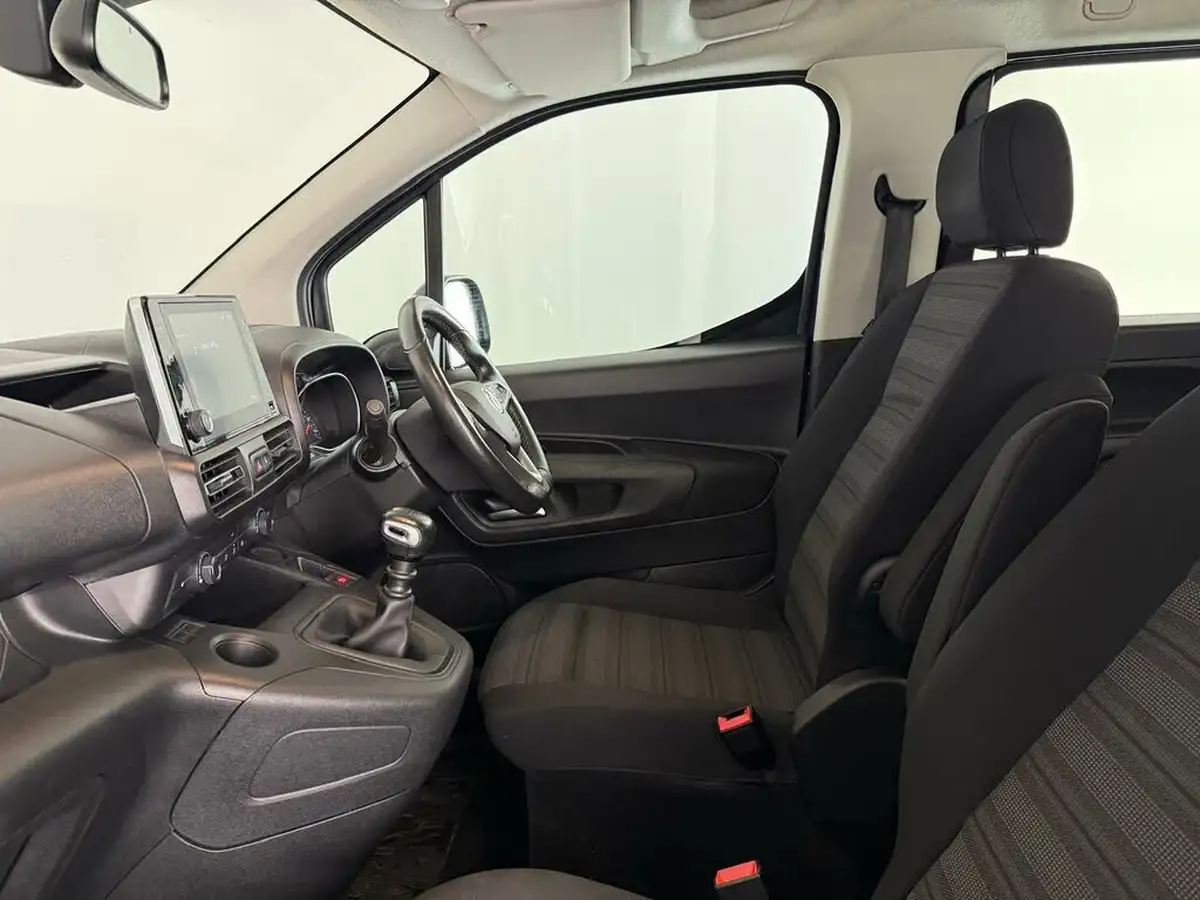 2021-vauxhall-combo-life-15-se-xl-100ps-big-49