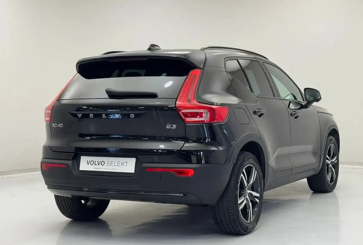 2023-volvo-xc40-20-b3-plus-big-5
