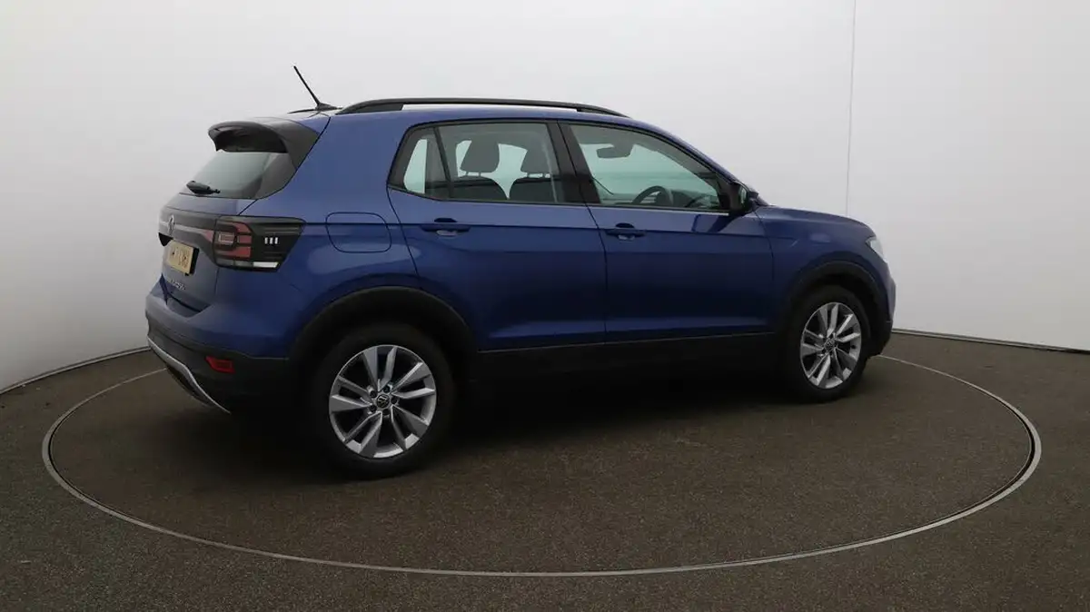 2021-volkswagen-t-cross-big-44