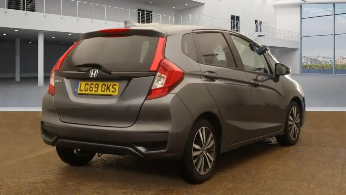 2020-honda-jazz-13-i-vtec-ex-navi-cvt-big-3