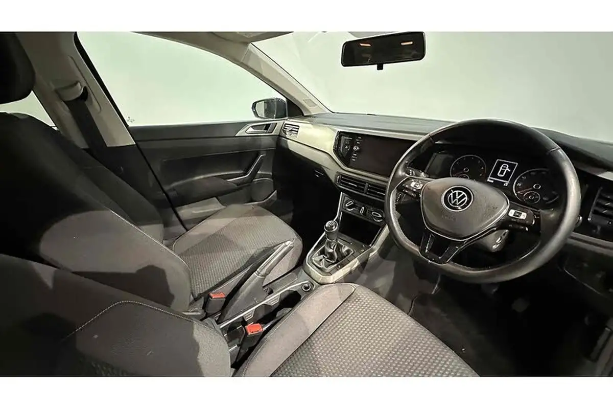 2021-volkswagen-polo-10-tsi-match-big-21