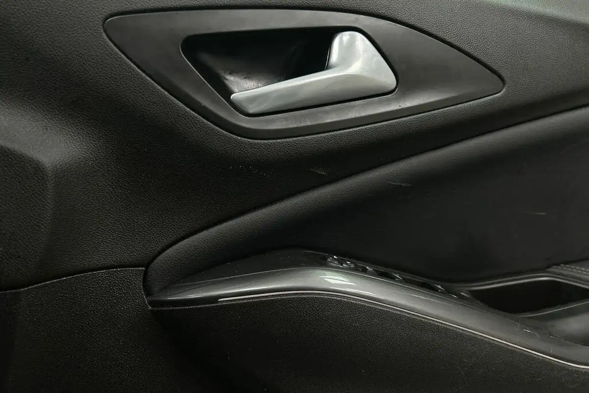 2019-vauxhall-grandland-x-12-elite-nav-big-21