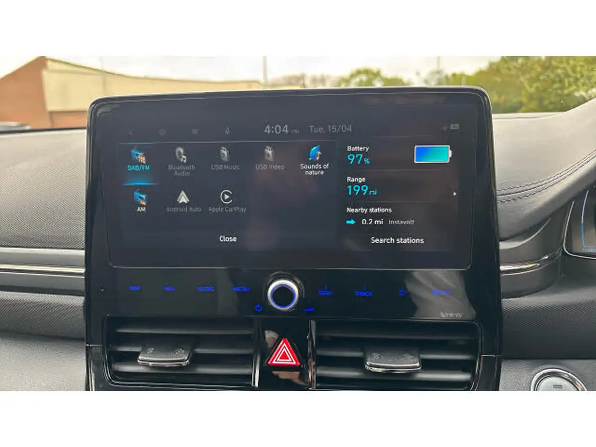 2022-hyundai-ioniq-e-premium-electric-big-30