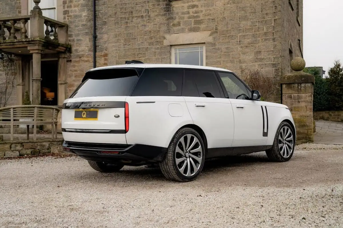 2023-land-rover-range-rover-30-p400-autobiography-big-22