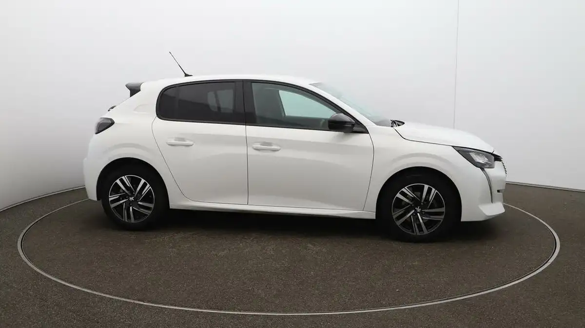 2023-peugeot-208-12-puretech-allure-premium-100ps-eat8-big-39