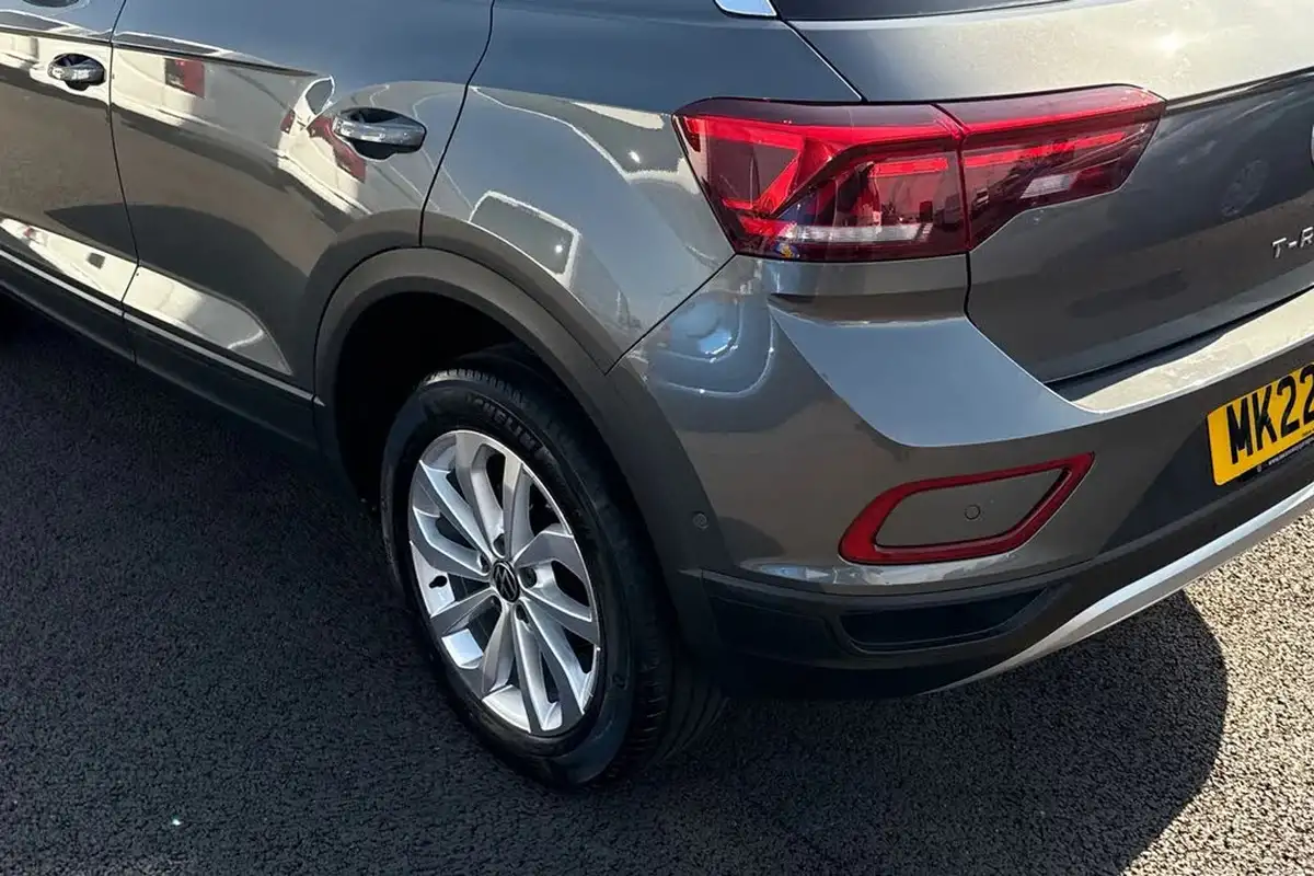 2022-volkswagen-t-roc-10-tsi-life-big-7