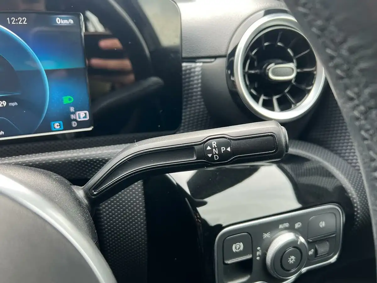 2019-mercedes-benz-a-class-15d-a180d-sport-hatchback-5d-7g-dct-big-24