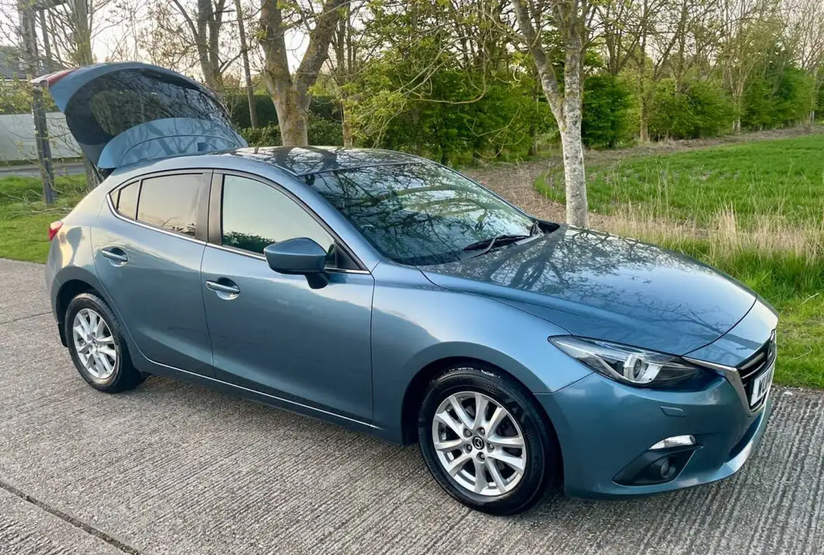 2014-mazda-mazda3-20-se-l-nav-hatchback-5d-big-4