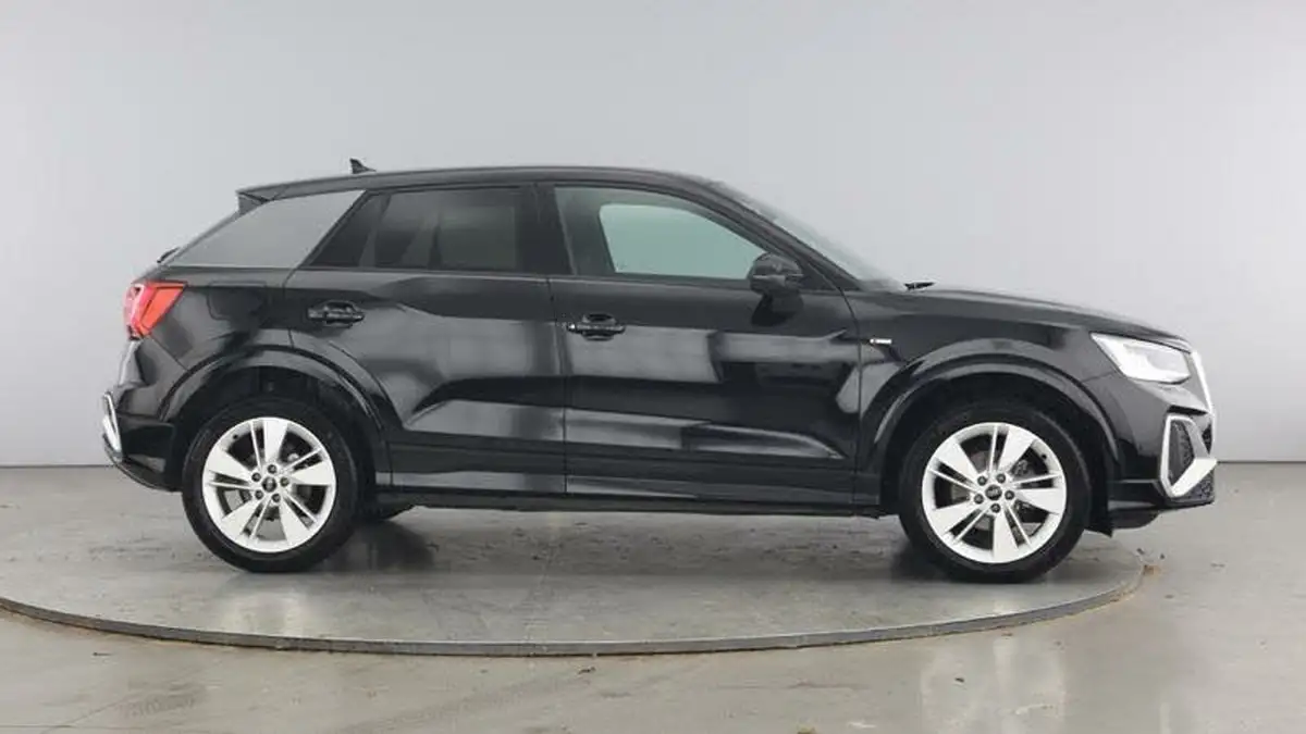 2024-audi-q2-10-30-tfsi-s-line-116ps-big-3